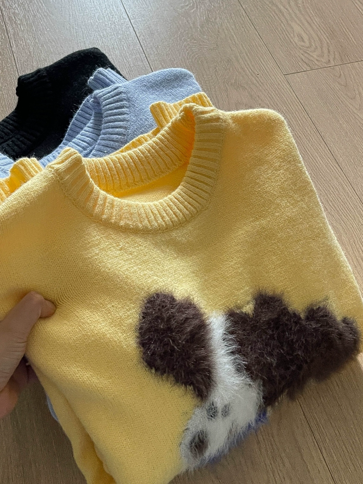 2024冬季圆领套头黑色慵懒风毛衣女韩系小狗图案宽松外穿针织衫女 - Image 2