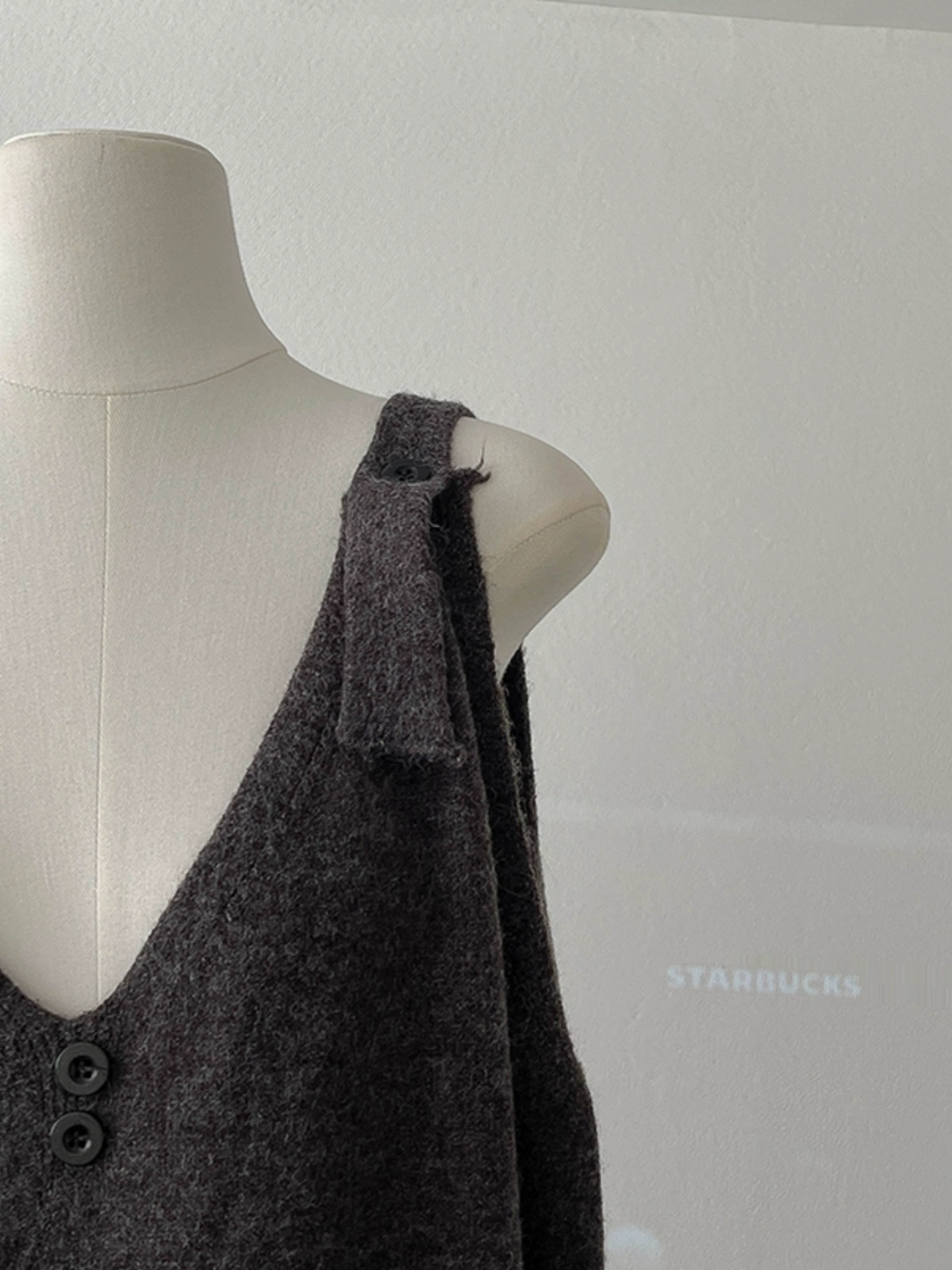 气质纯色磨毛针织背带连衣裙2024秋季新款韩版女装A字中长款裙子 - Image 3