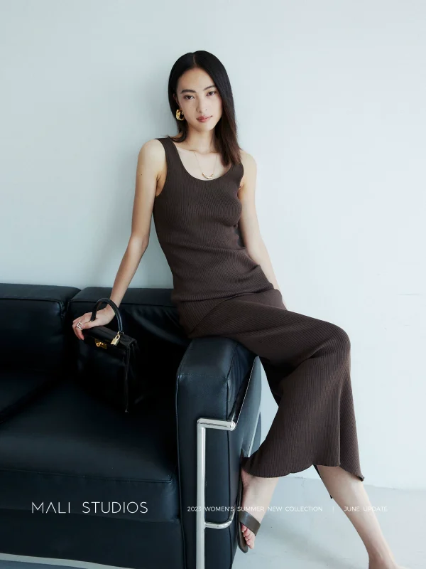 MALI|清冷極简小众风_强捻棉涤纱长款U领针织背心半裙