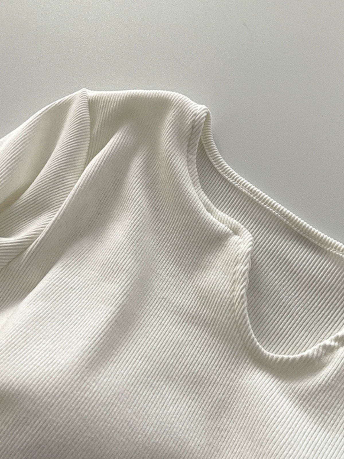 纯色修身圆领胸垫T恤2024女秋冬季新款韩版长袖打底减龄套头上衣 - Image 2