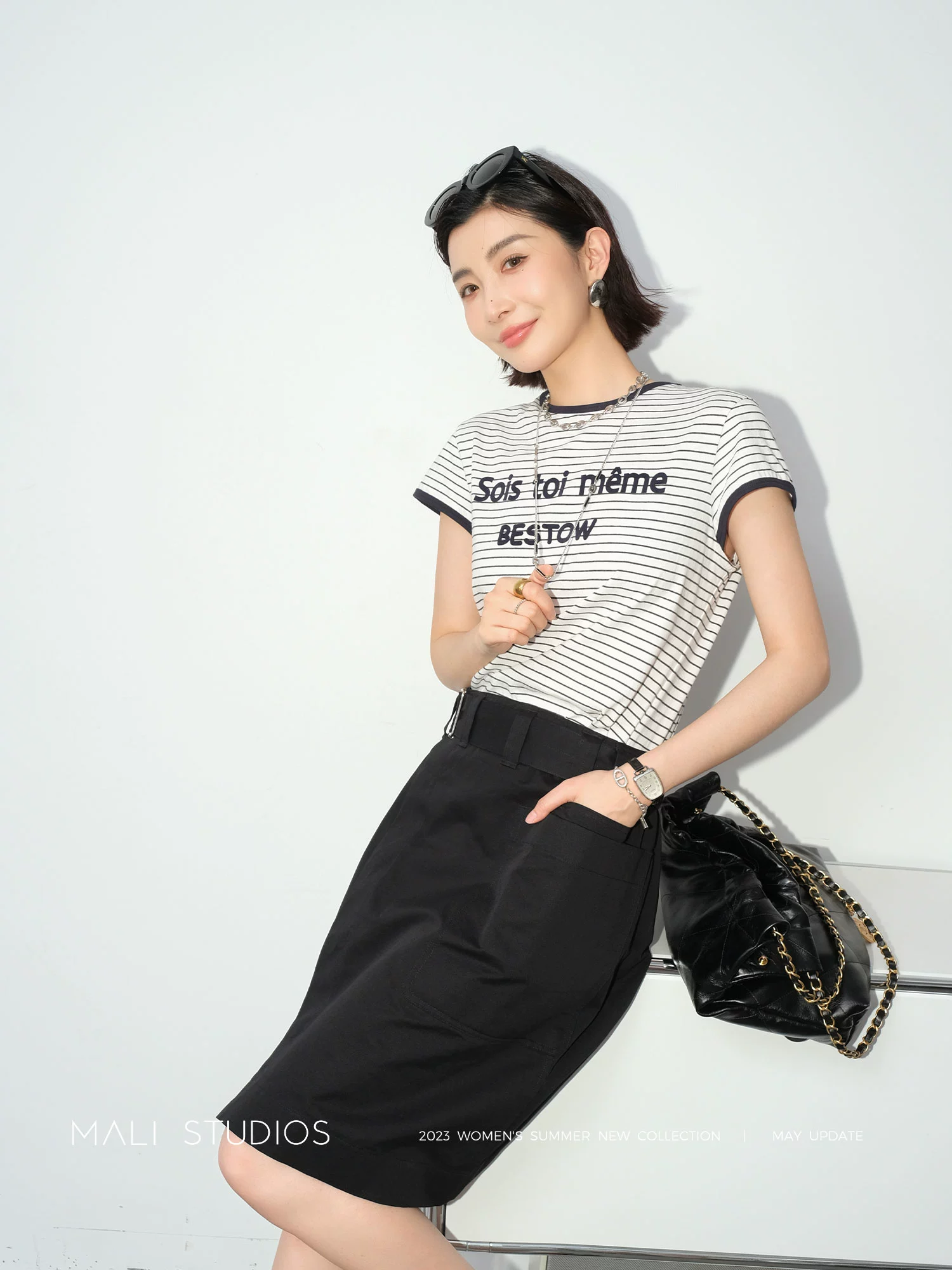 MALI|新疆棉植绒印花_时髦撞色边字母条纹短袖T恤 - Image 4