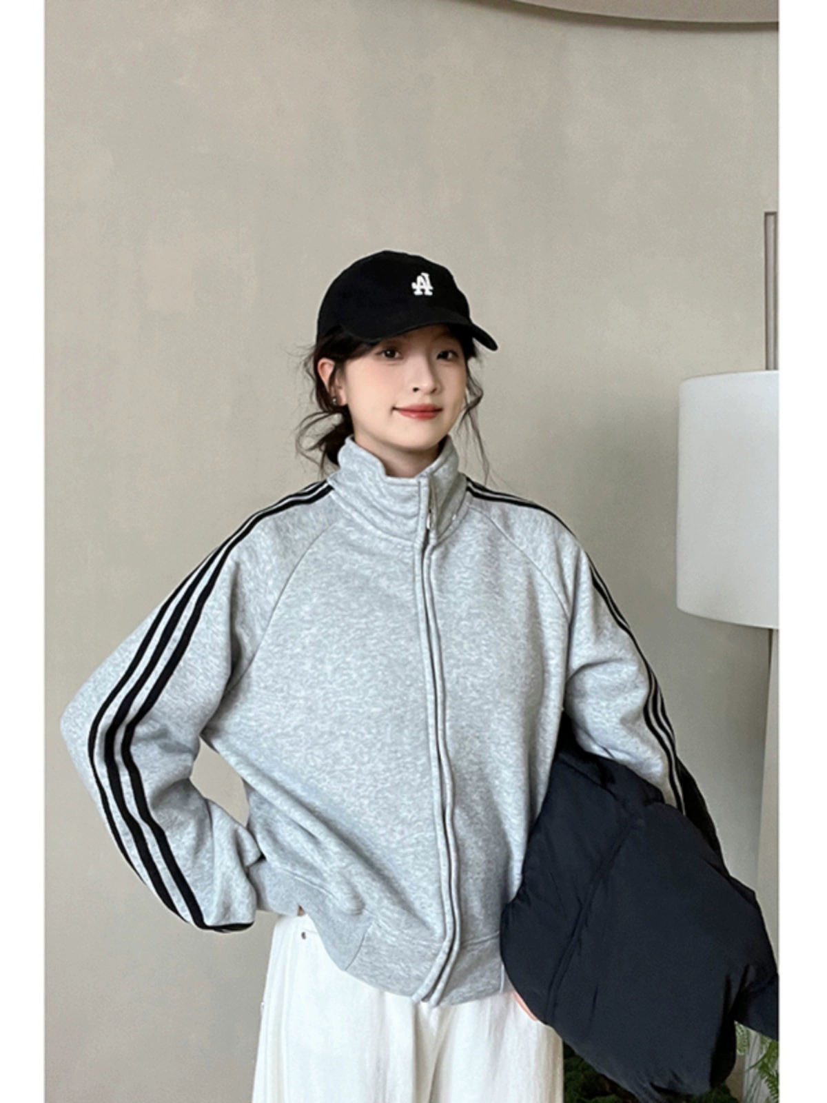 立领拉链条纹运动风加绒外套2024秋季新款韩版女宽松显瘦百搭上衣 - Image 3