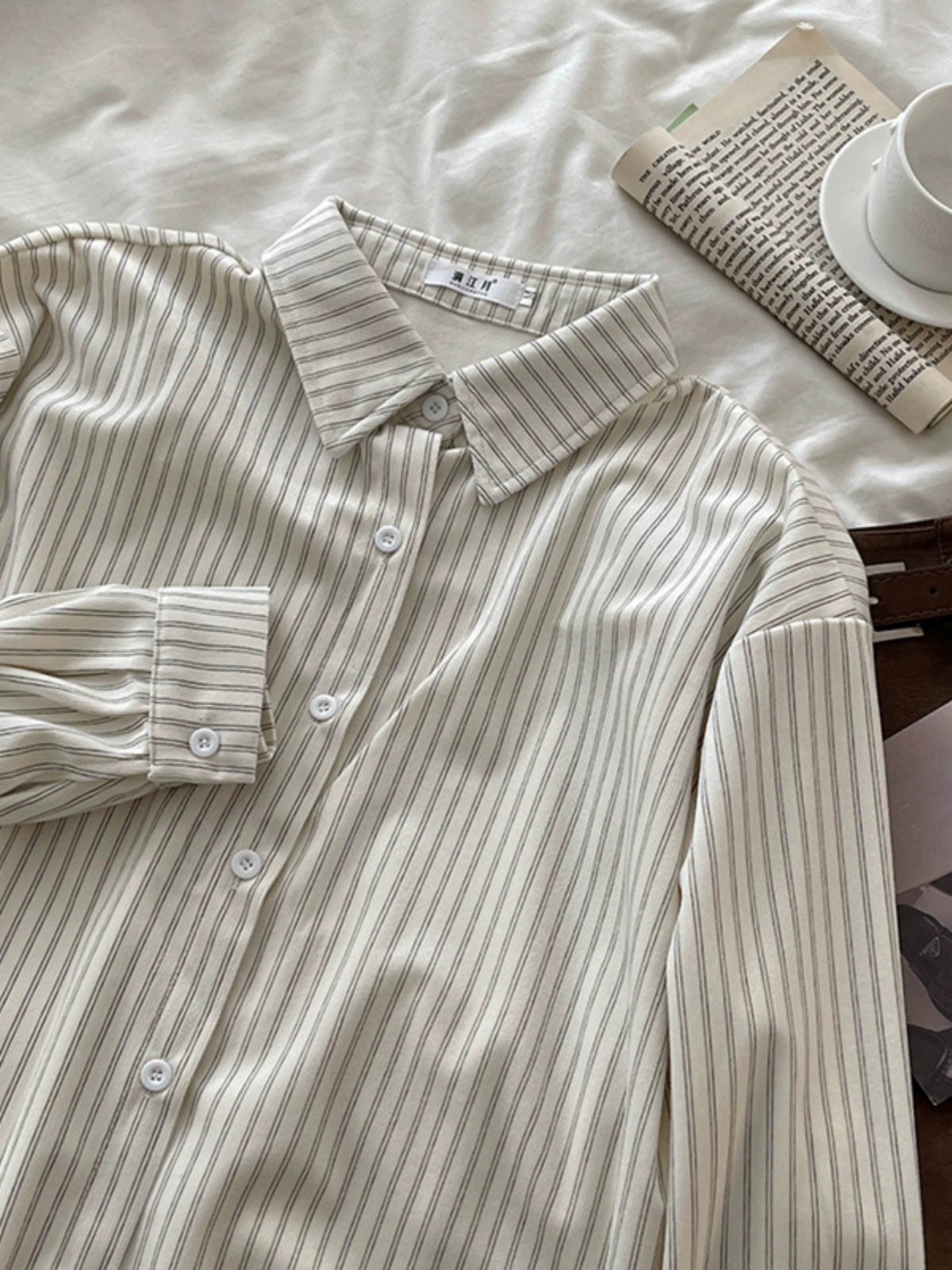 2024秋新款长袖条纹咖色衬衫女时尚休闲设计感小众单排扣盐系上衣 - Image 3