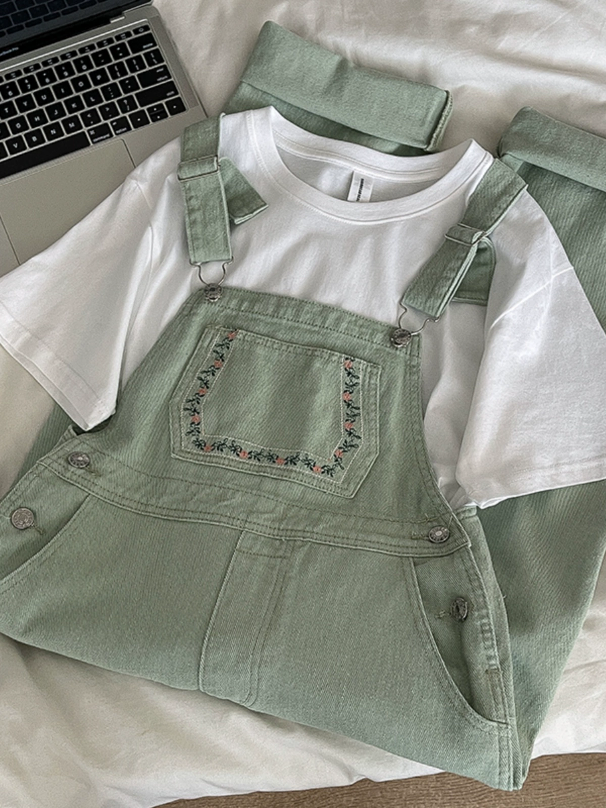 时尚气质纯色背带牛仔裤2024秋季新款韩版女装洋气百搭阔腿长裤潮