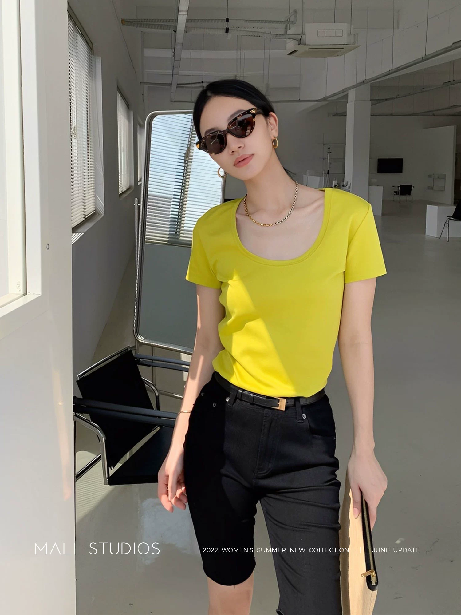 时髦极简后背设计感|50S精梳棉ROW风U领T恤