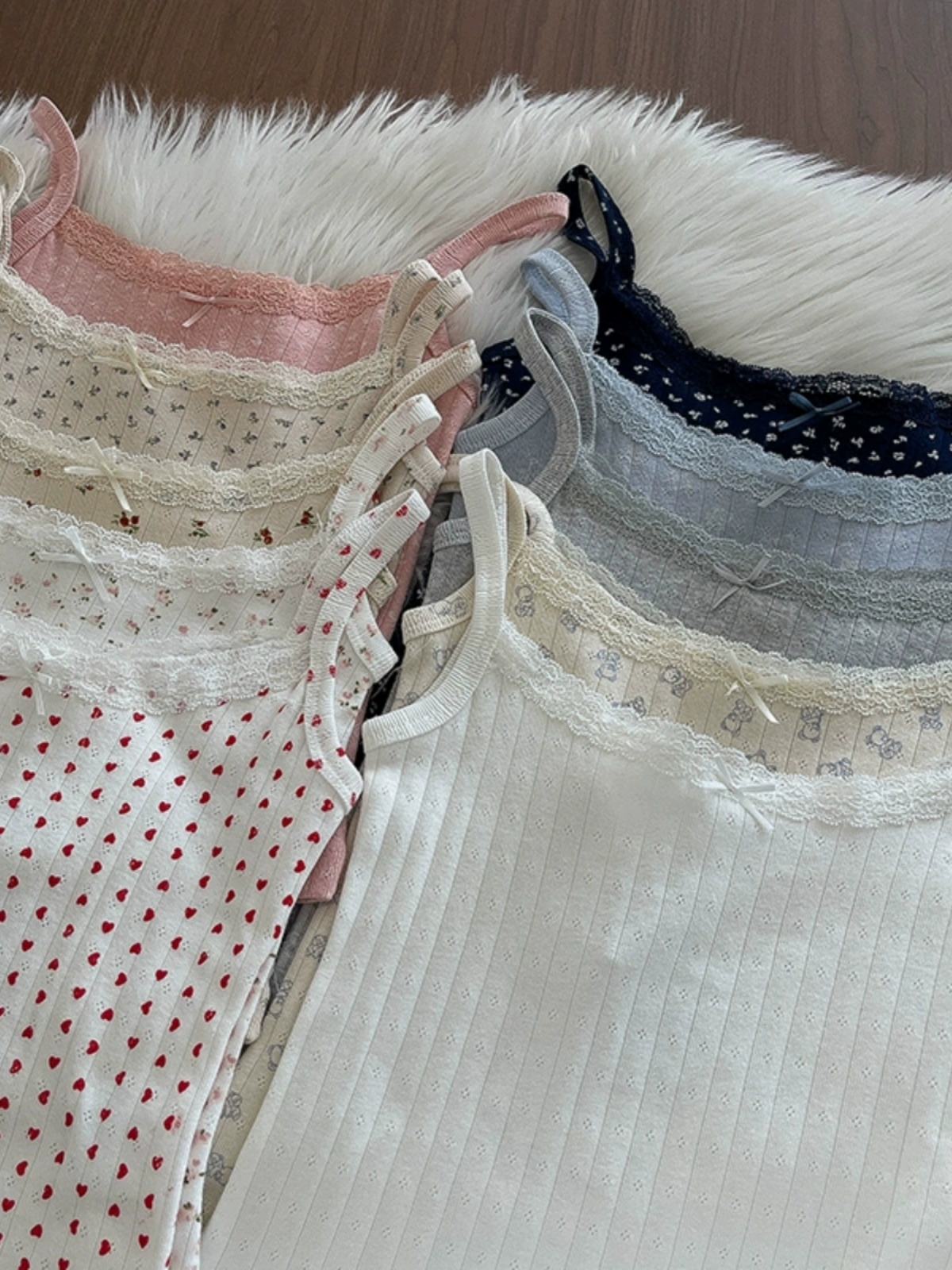 纯欲蕾丝花朵蝴蝶结印花小吊带2024冬季新款女装内搭修身短款上衣 - Image 3