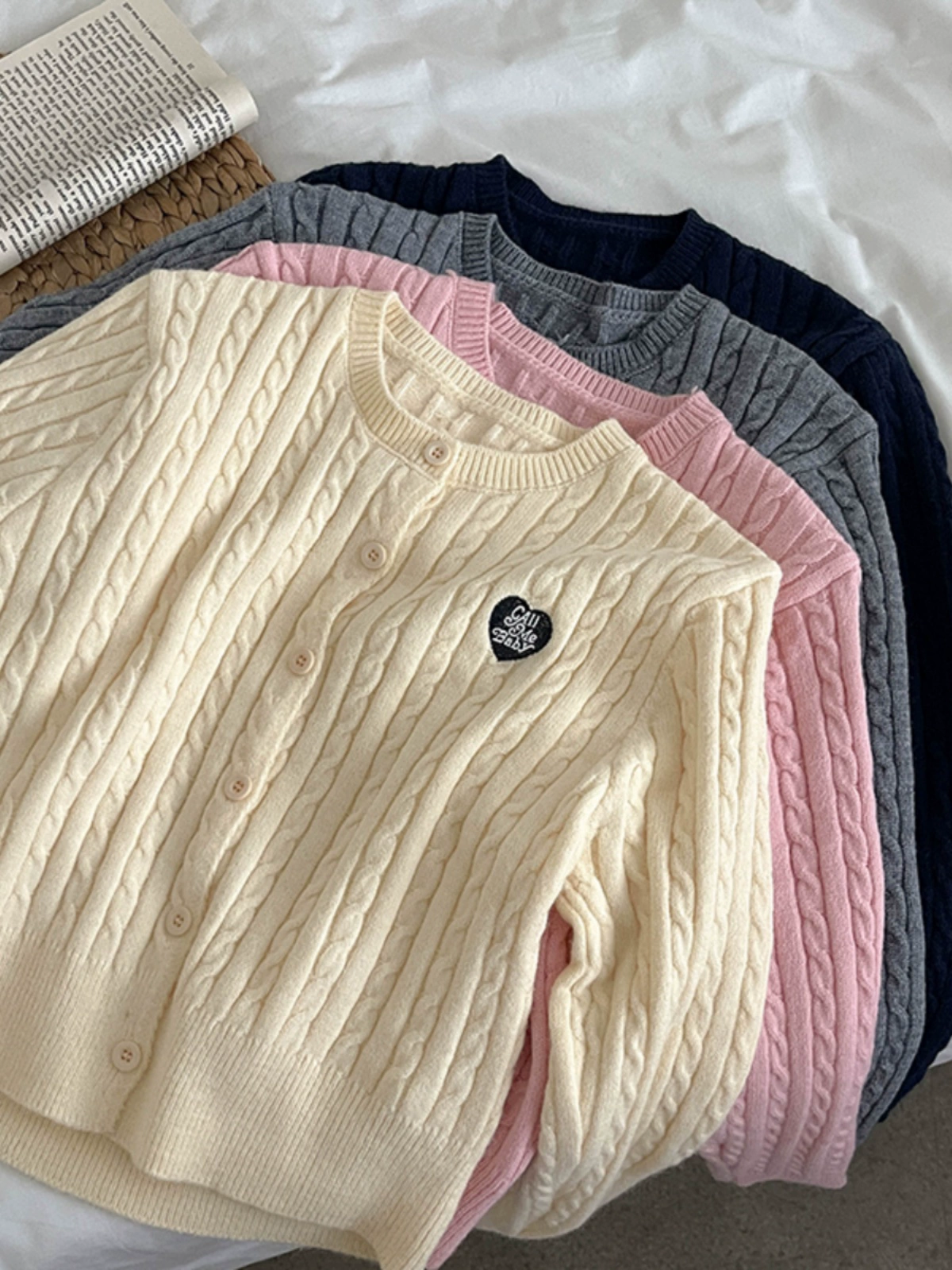 时尚纯色螺纹字母心形刺绣毛衣2024秋季新款韩版女装百搭针织开衫 - Image 2