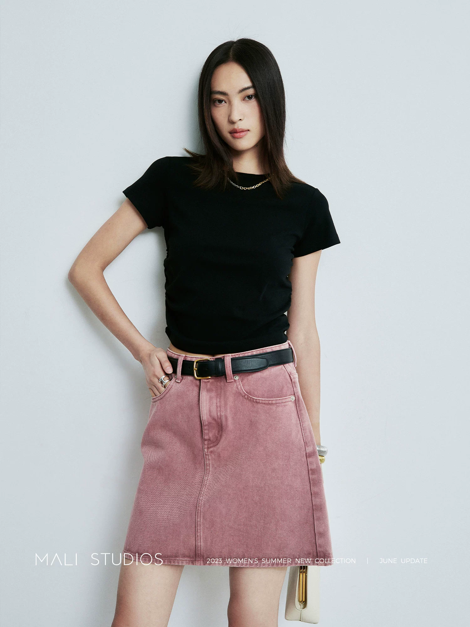 MALI|时髦造型感抽褶设计_高弹螺纹棉弧形下摆修身T恤 - Image 5