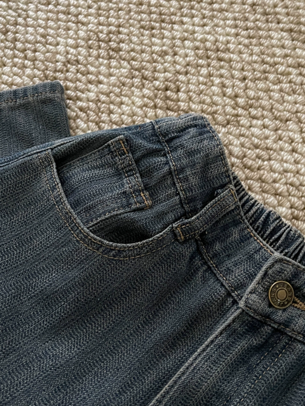 韩系个性条纹纹理宽松阔腿牛仔裤女2024冬季新款设计感阔腿拖地裤 - Image 3