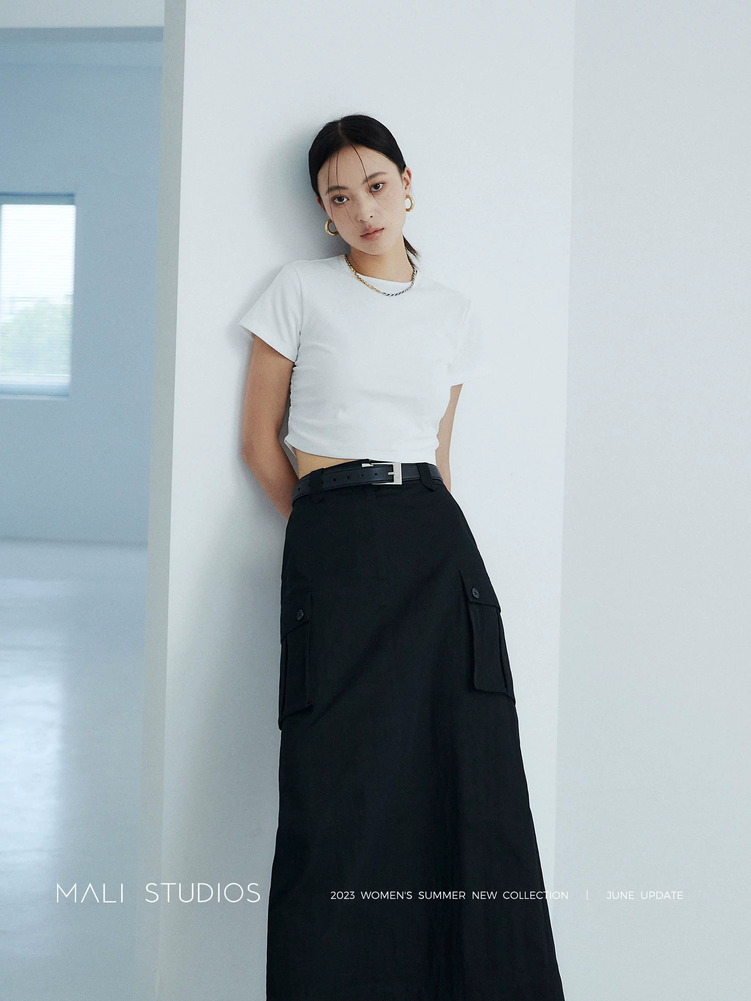 MALI|时髦造型感抽褶设计_高弹螺纹棉弧形下摆修身T恤 - Image 2