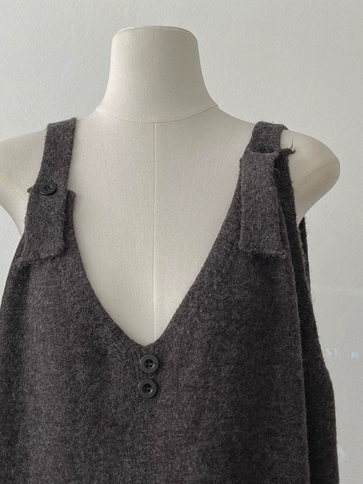 气质纯色磨毛针织背带连衣裙2024秋季新款韩版女装A字中长款裙子 - Image 2