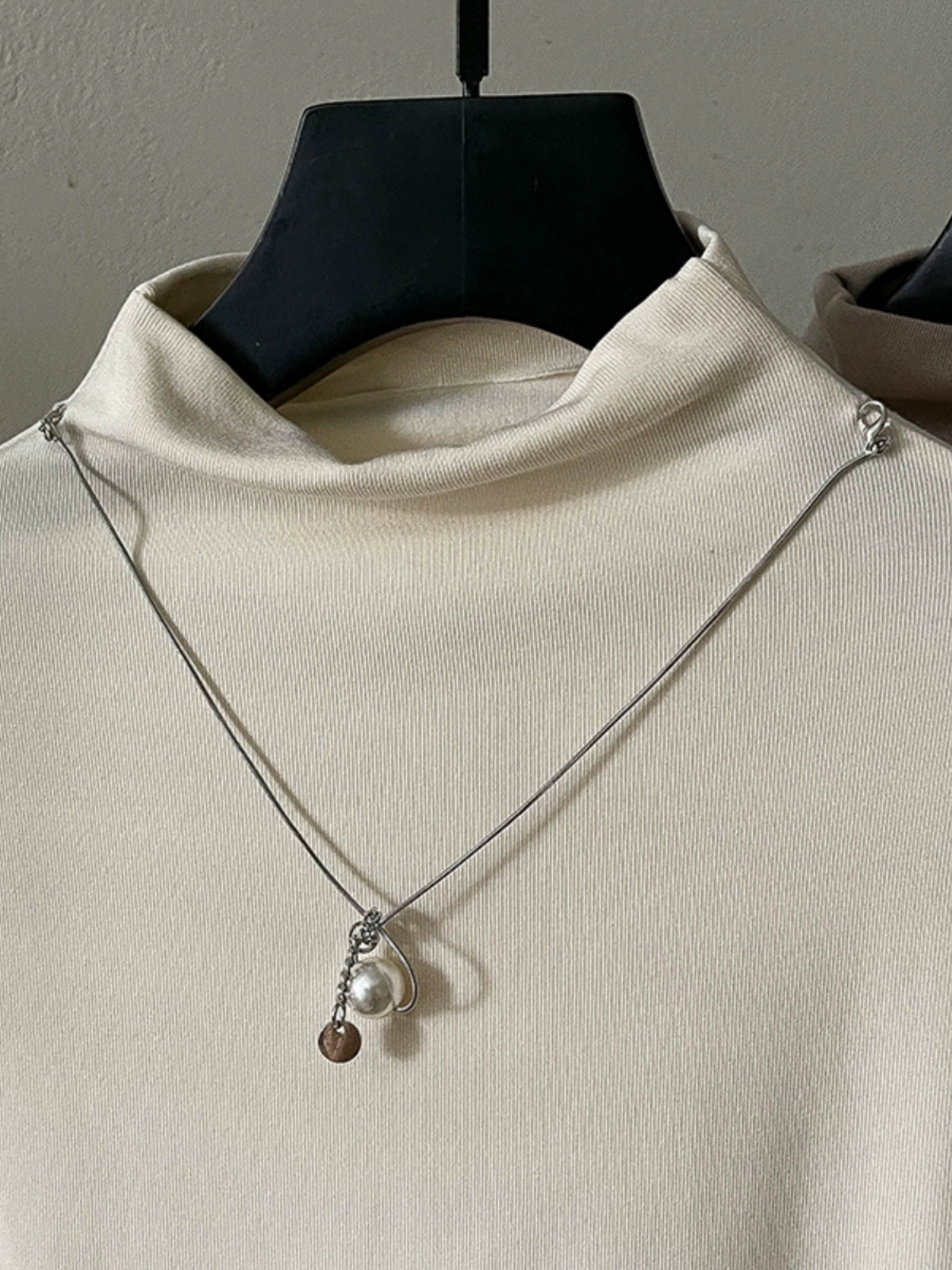 气质个性不对称链条拼接T恤2024秋季新款女装百搭套头打底衫上衣 - Image 2