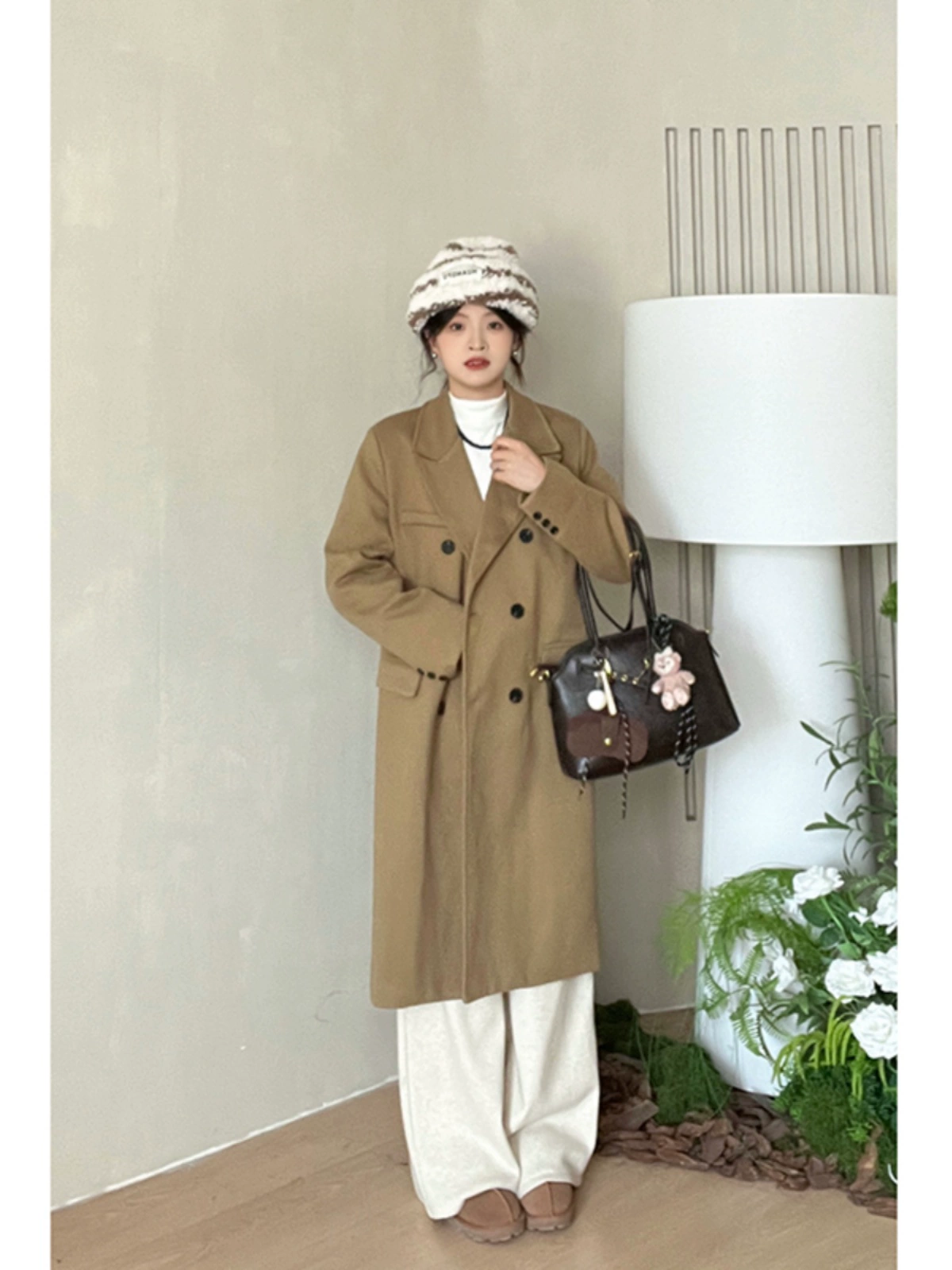 黑色呢子大衣女2024新款爆款秋冬赫本风高级感长款小个子毛呢外套 - Image 4