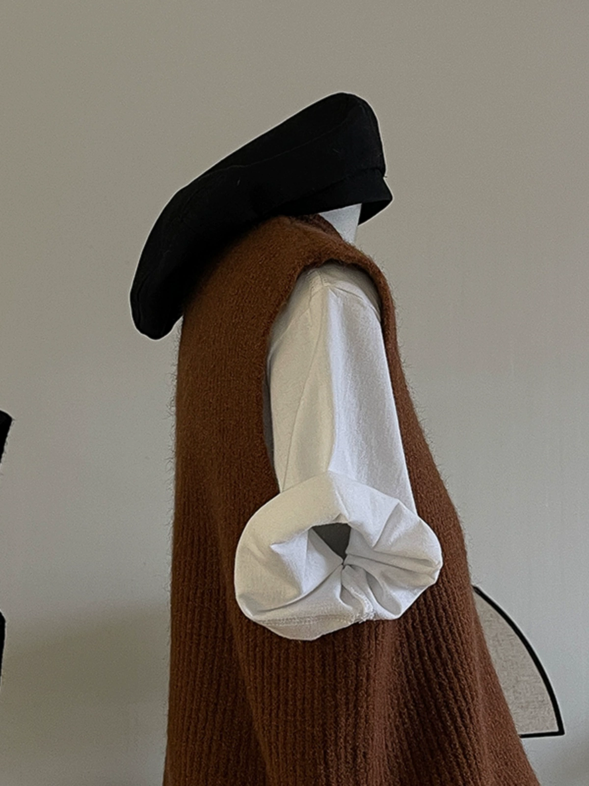 复古软糯圆领毛针织衫马甲2024秋季新款韩版女装叠穿无袖毛衣开衫 - Image 3