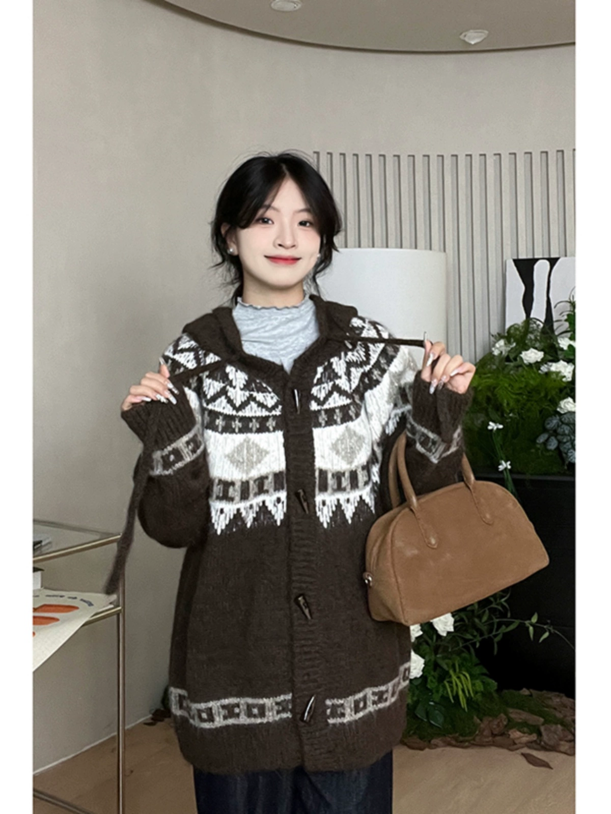 洋气小众撞色复古羊角扣连帽针织衫2024秋季新款韩版女装开衫上衣 - Image 4