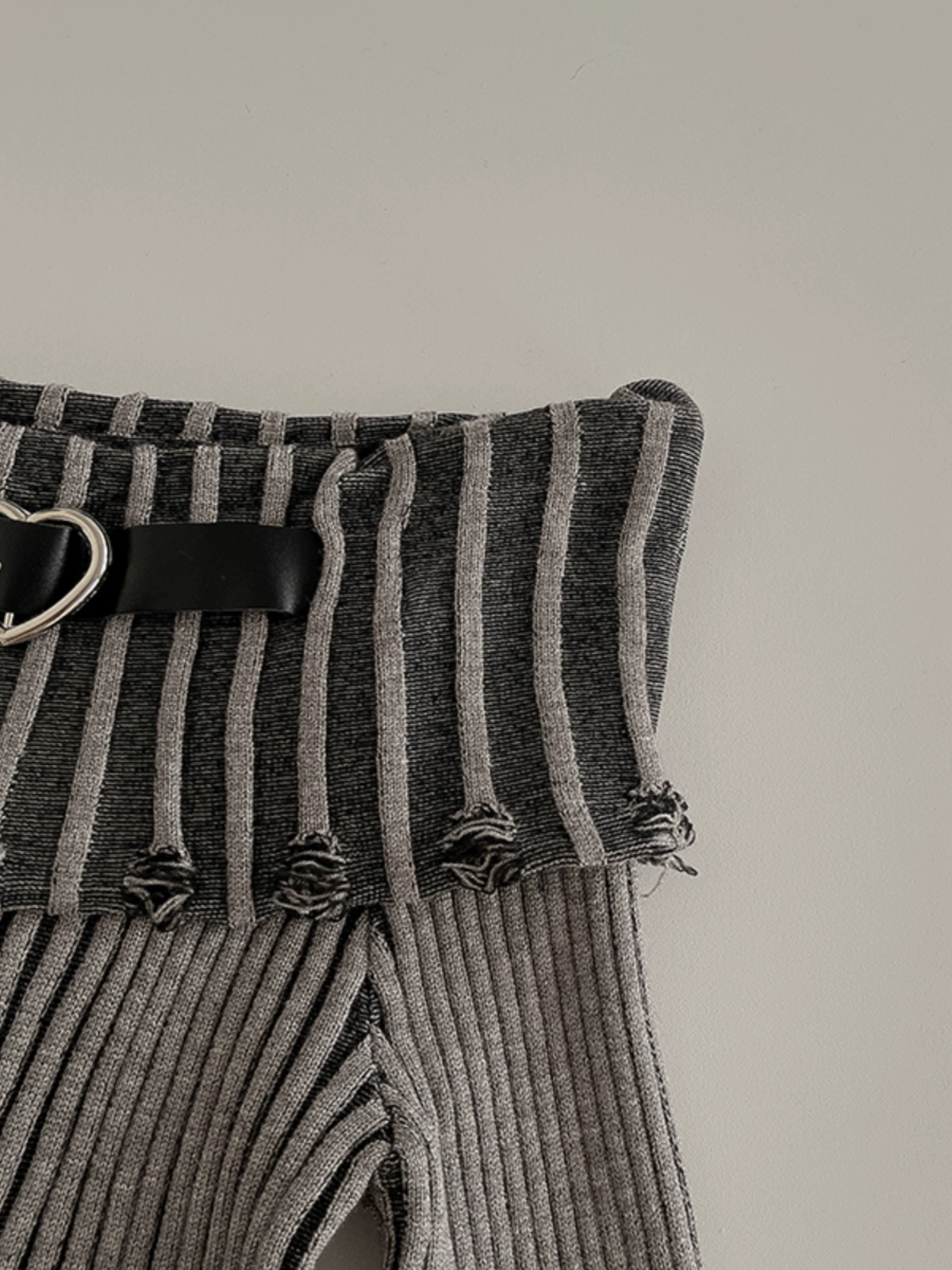 个性小众坑条翻边一字领套头毛衣女2024冬季新款韩版气质毛针织衫 - Image 4