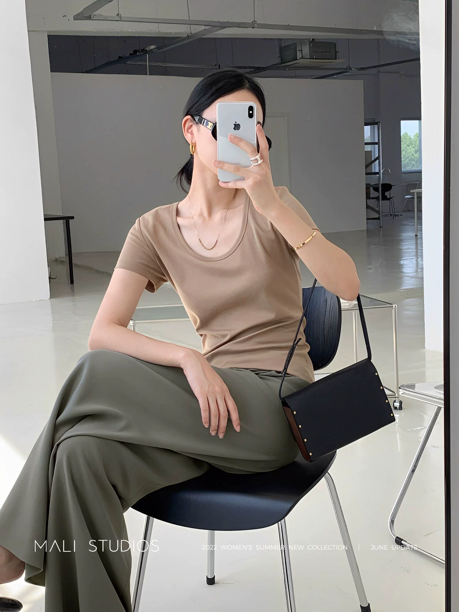 时髦极简后背设计感|50S精梳棉ROW风U领T恤 - Image 4