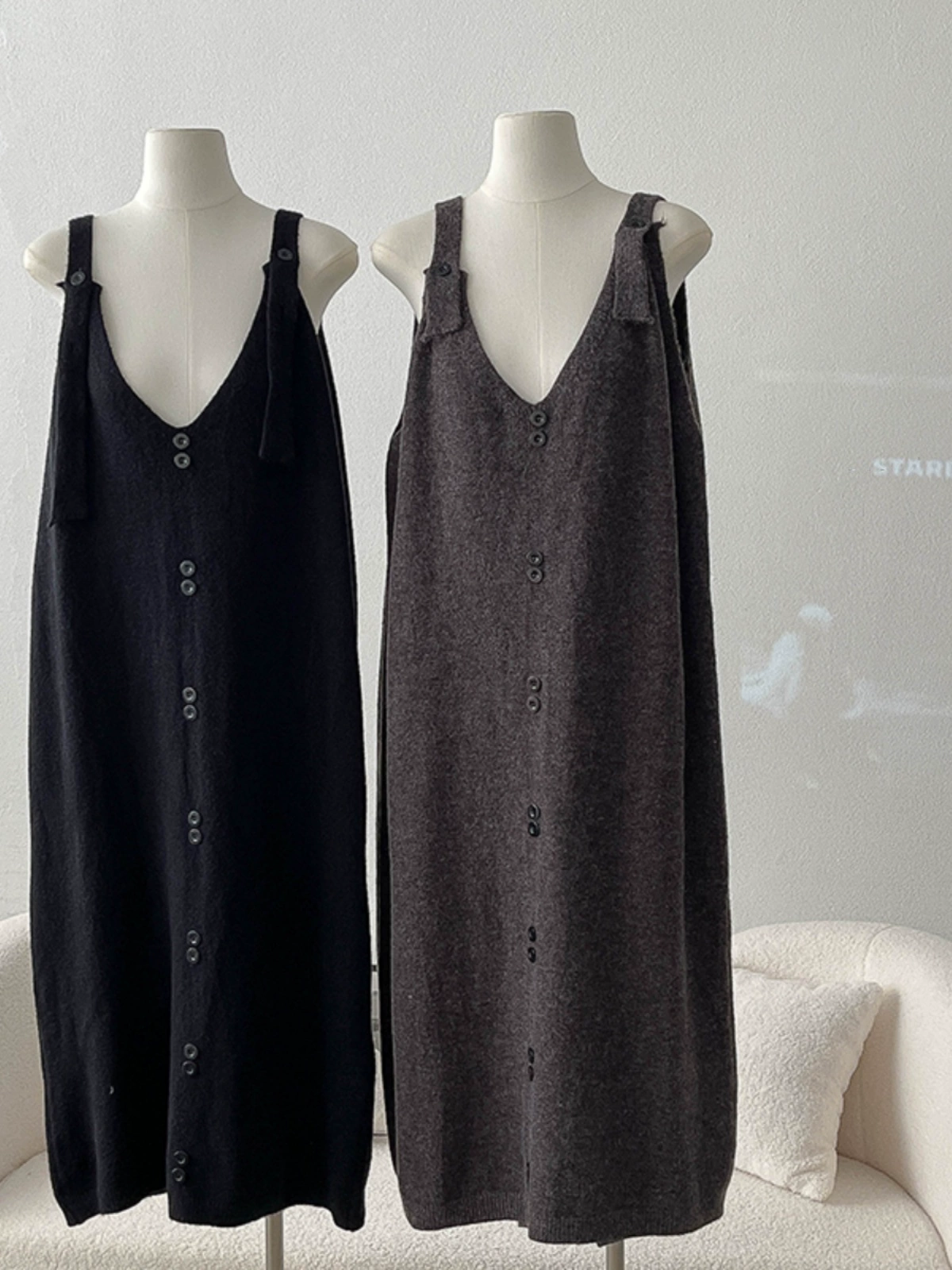 气质纯色磨毛针织背带连衣裙2024秋季新款韩版女装A字中长款裙子