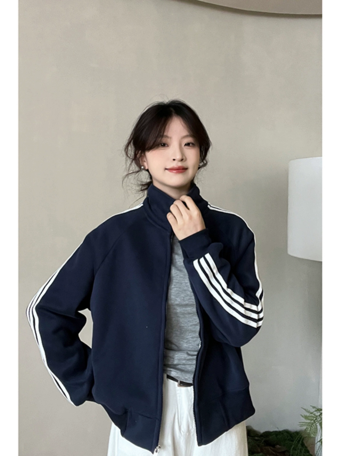 立领拉链条纹运动风加绒外套2024秋季新款韩版女宽松显瘦百搭上衣 - Image 5