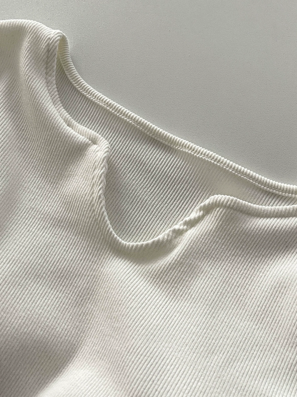 纯色修身圆领胸垫T恤2024女秋冬季新款韩版长袖打底减龄套头上衣 - Image 3